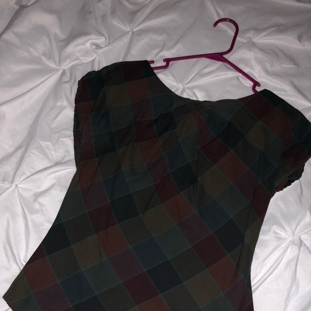 Patagonia Women’s checkered zip back top. EUC.